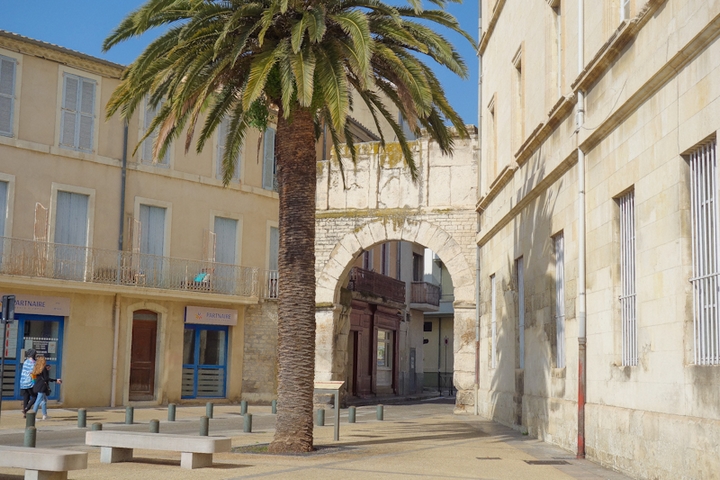 La porte de France, Nîmes