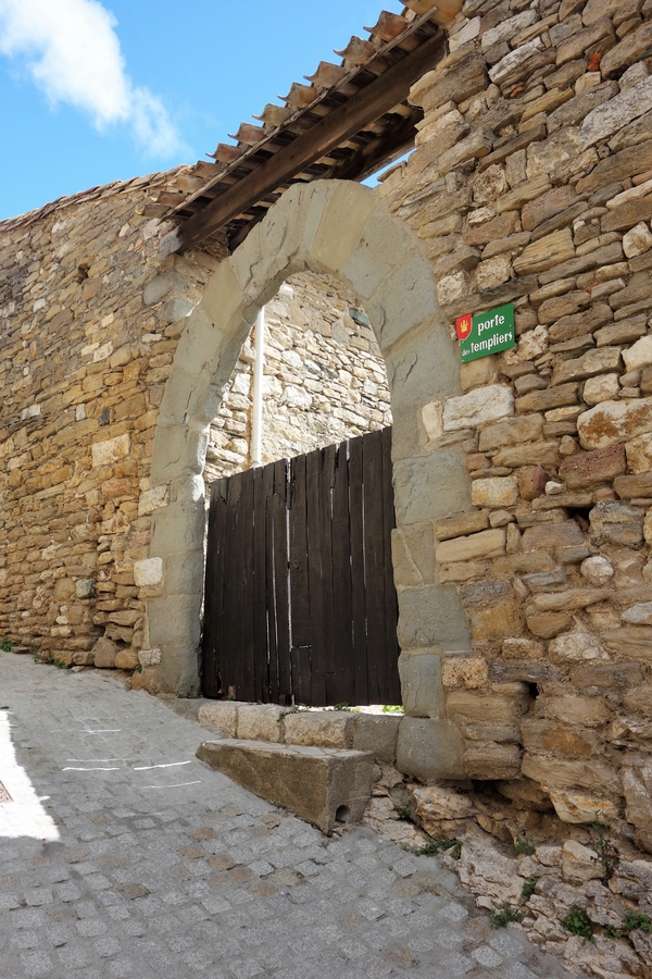 La porte de la Maison des Templiers, Minerve, Hérault