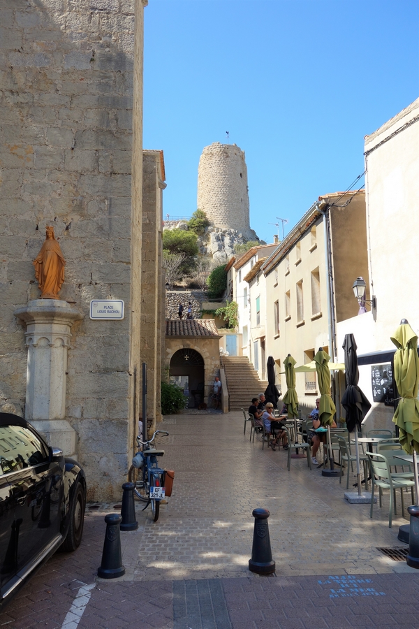 La place Louis Rachou, Gruissan