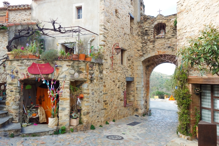Le village de Castelnou