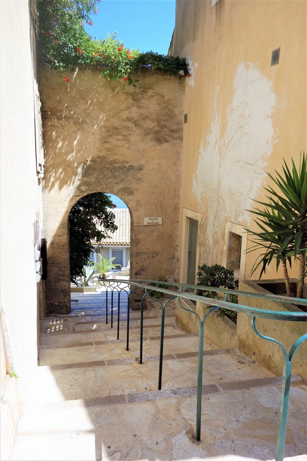 La porte du Portanel Bages