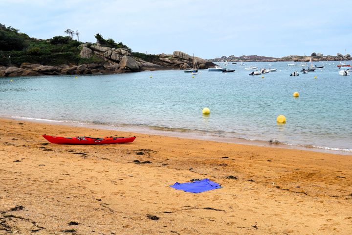 La plage Coz-Pors, Trégastel