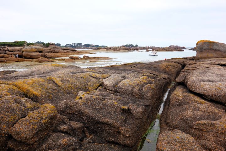 La plage de Tourony, Trégastel