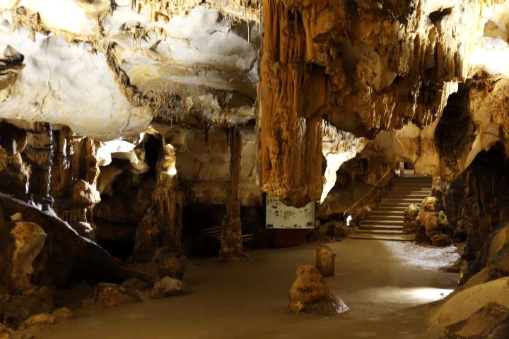 La grotte de Limousis