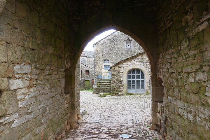 Le portal d'Amoun La 
Couvertoirade