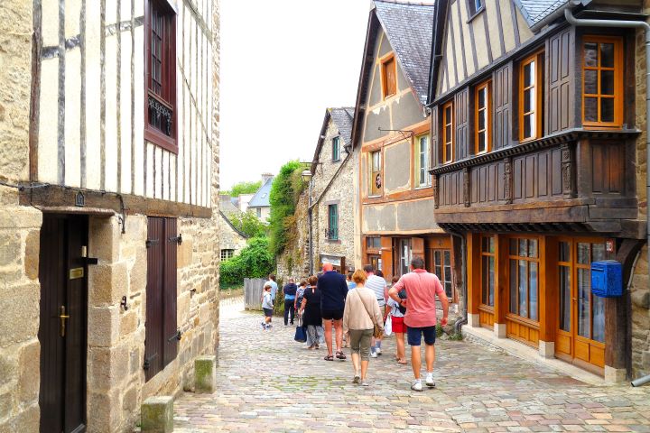 La rue de Jerzual, Dinan