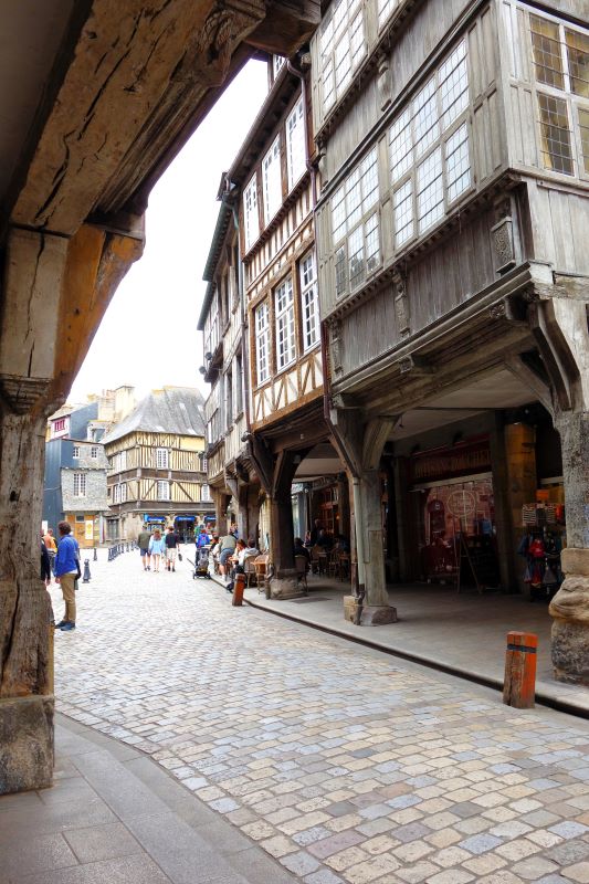 La rue de l'Apport, dinan