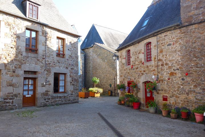 Le Quartier Latin, Châtelaudren