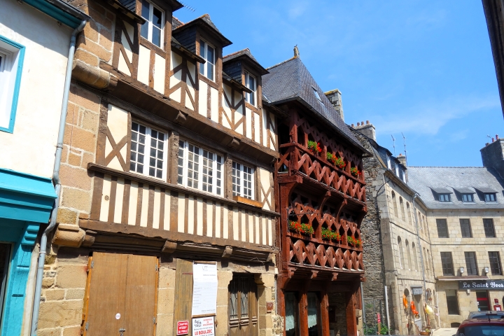 La rue Colvestre, Tréguier