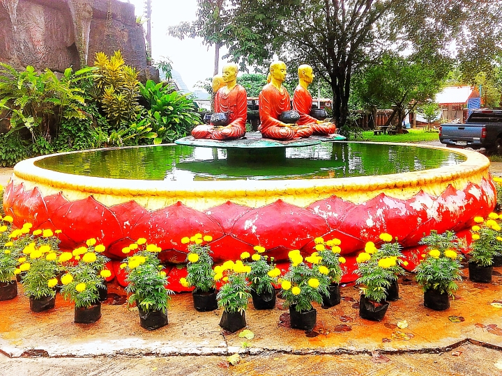 Le temple Wat Tham Ta, Thaïlande