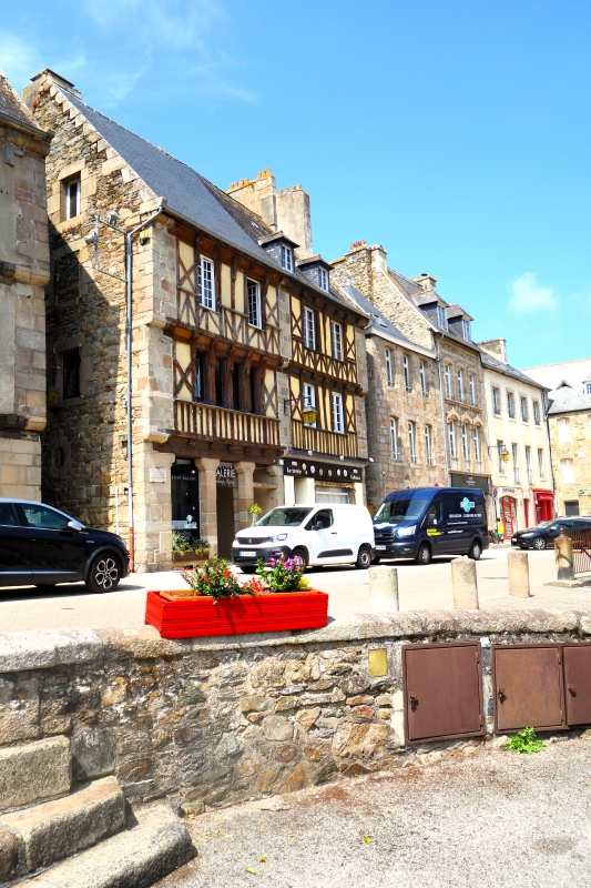 Les maisons à pans de bois, Place du Martray, Tréguier