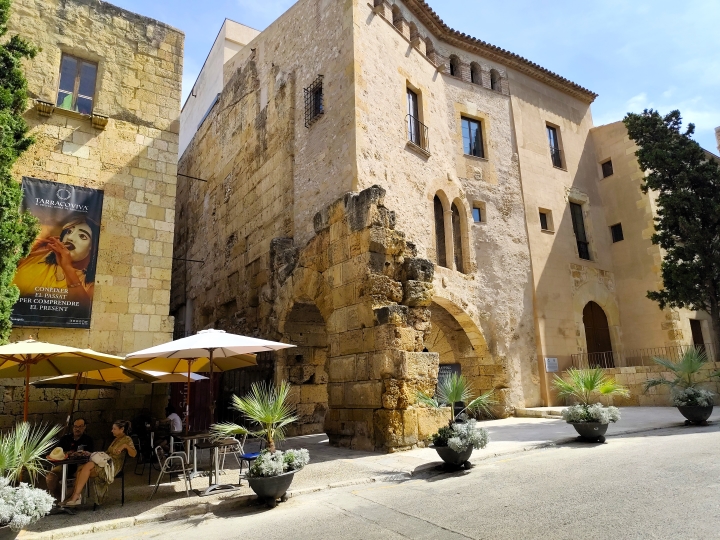 Le Forum provincial de Tarragone, plaça del Pallol