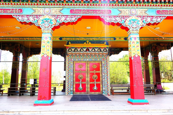 Lerab Ling, Temple Bouddhiste, Hérault