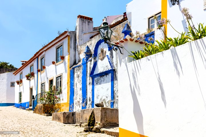 Village de pêcheurs d’Alvor et sa marina en Algarve