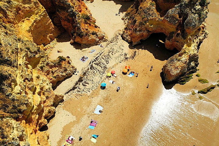 Village de pêcheurs d’Alvor et sa marina en Algarve