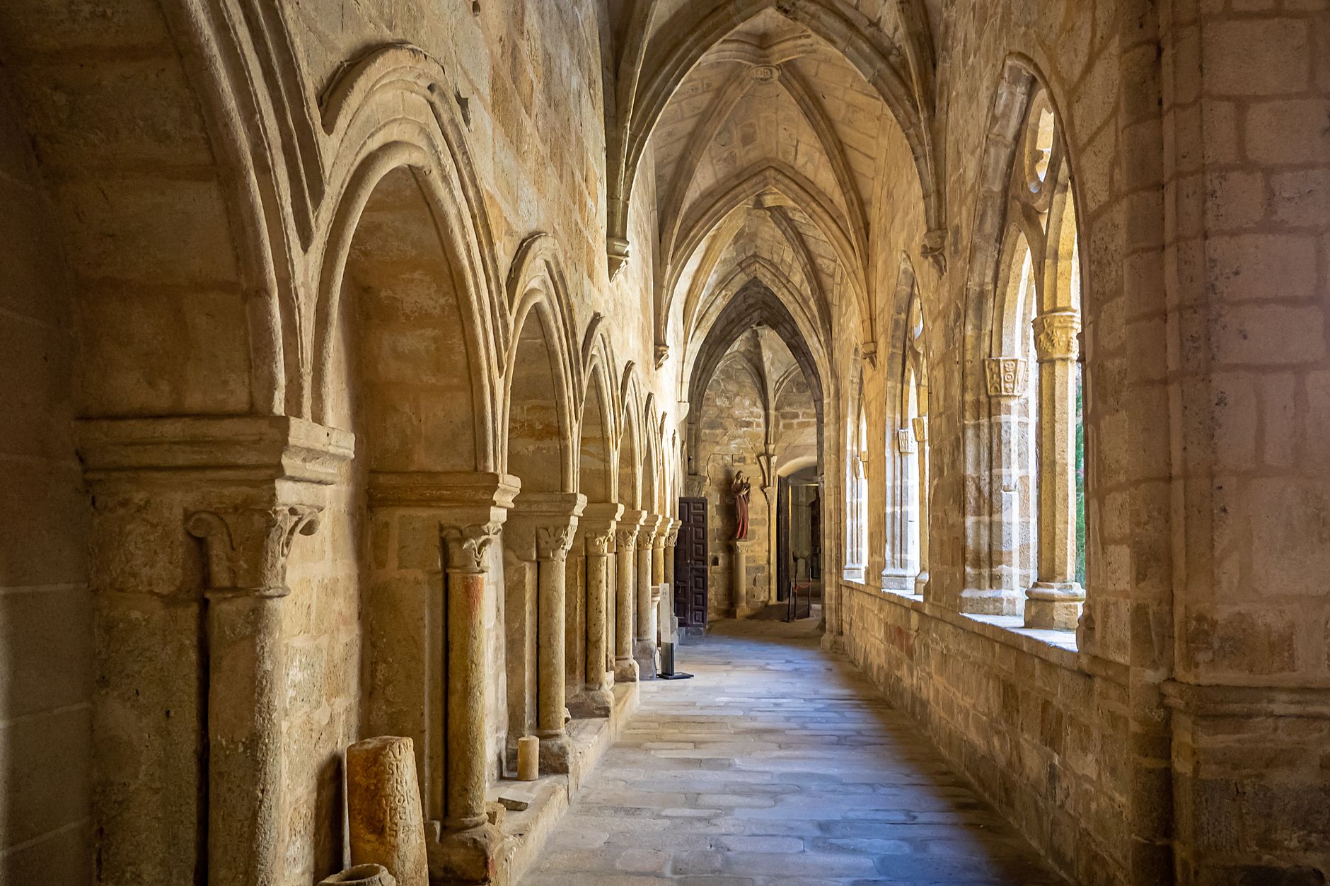 Le monastère de Poblet, plus grand monastère cistercien d'Europe, route du Cister
