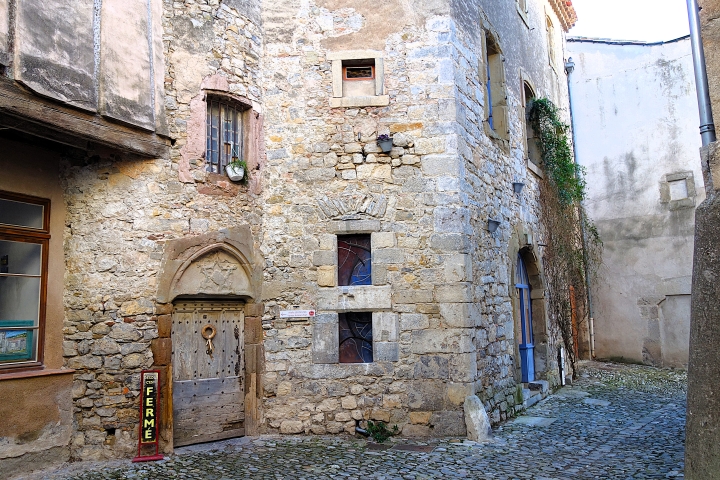 Les ruelles de Lagrasse, Aude