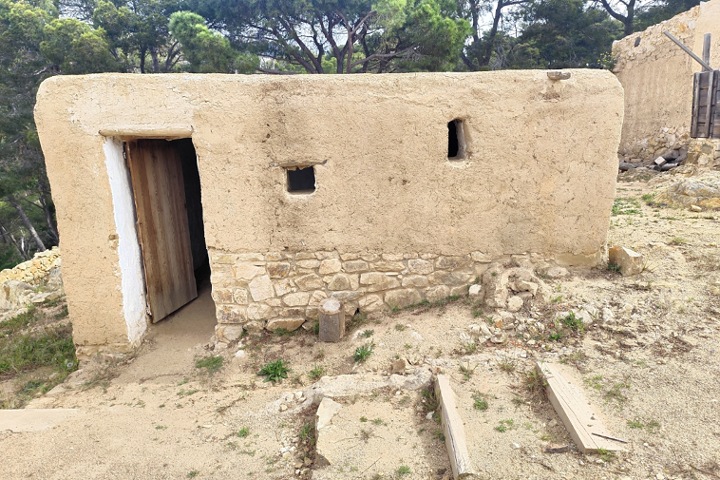 Reconstitution d'une maison ibère au site archéologique de Turó Rodó, Lloret de Mar