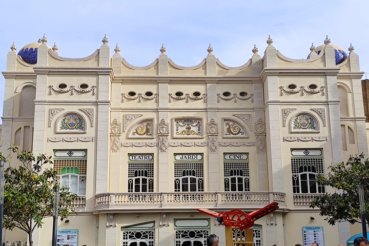 Plaça Josep Pla Figueres
