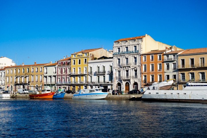 Le port de Sète et ses canaux, la Venise du Languedoc près de Montpellier