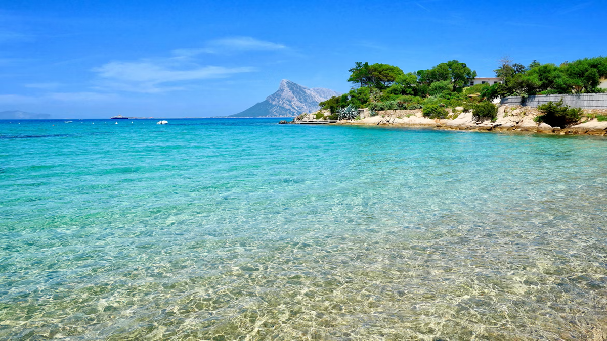 Sardaigne ou Crète, quelle destination choisir